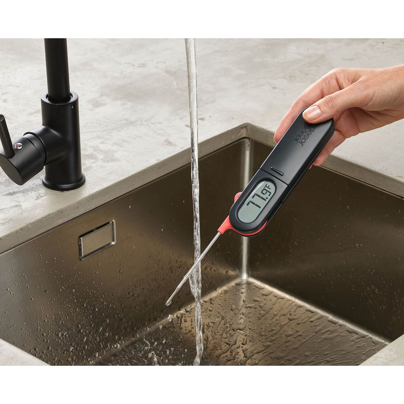 Joseph Joseph ThermaPoint Nauwkeurige Digitale Voedselthermometer, Roestvrijstalen Sonde, Directe afleesbare, Batterij Inbegrepen