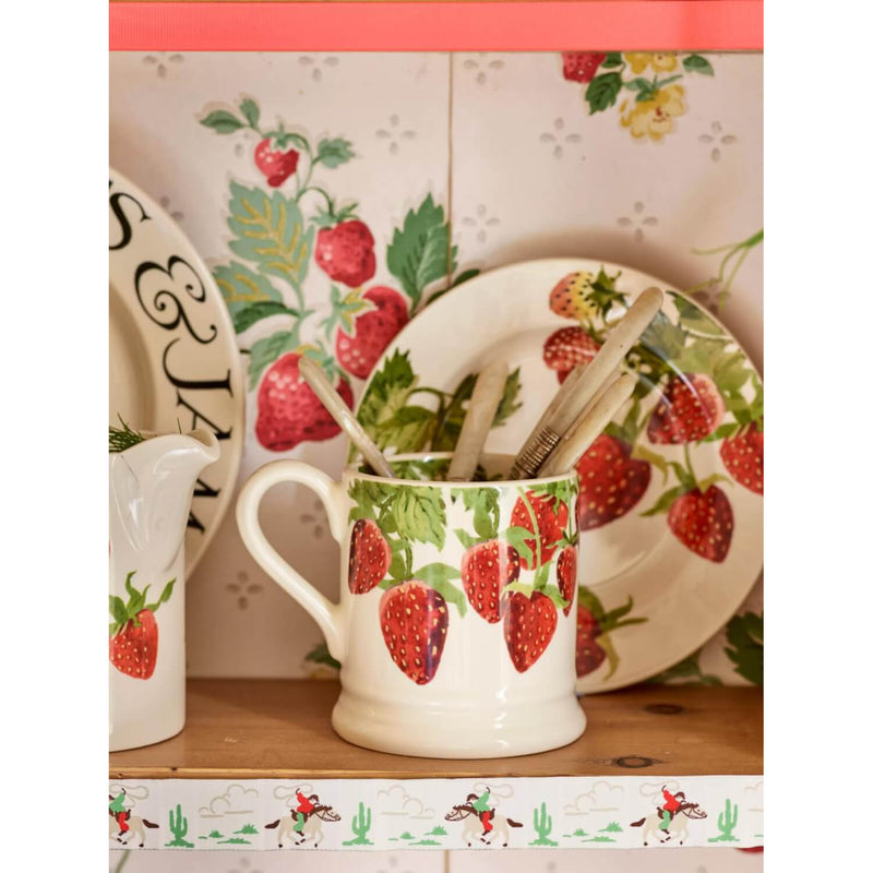 Emma Bridgewater Earthenware 6 1/2" Plate - Strawberries