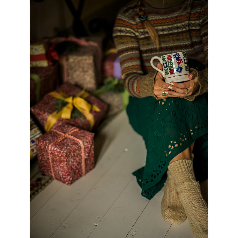 Emma Bridgewater Festive Half Pint Mug - Christmas Crackers
