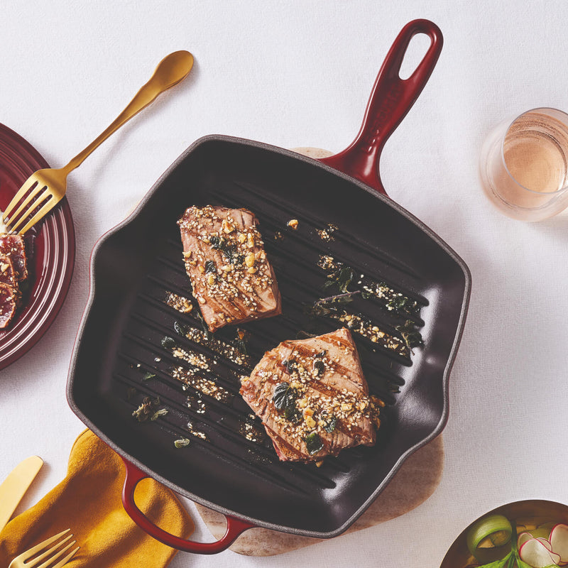 Le Creuset Signature 26cm Cast Iron Square Grillit - Garnet