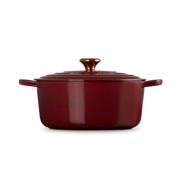 Le Creuset Signature Cast Iron 28cm Round Casserole - Garnet