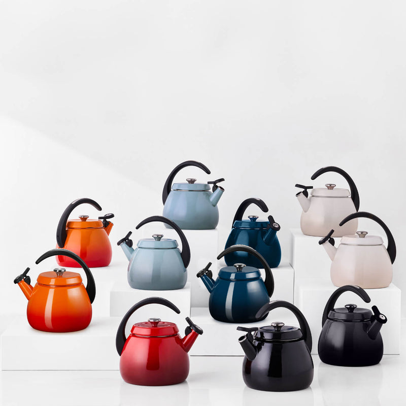 Le Creuset Cloche 2.1 Litre Stove Top Kettle - Meringue