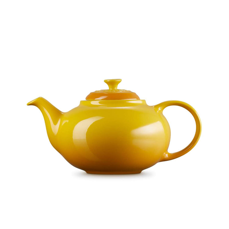 Le Creuset Stoneware Classic Teapot - Nectar