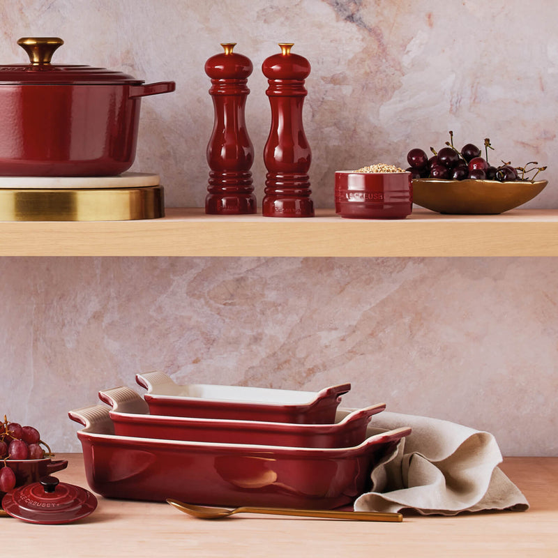 Le Creuset Stoneware Heritage 32cm Rectangular Deep Dish - Garnet