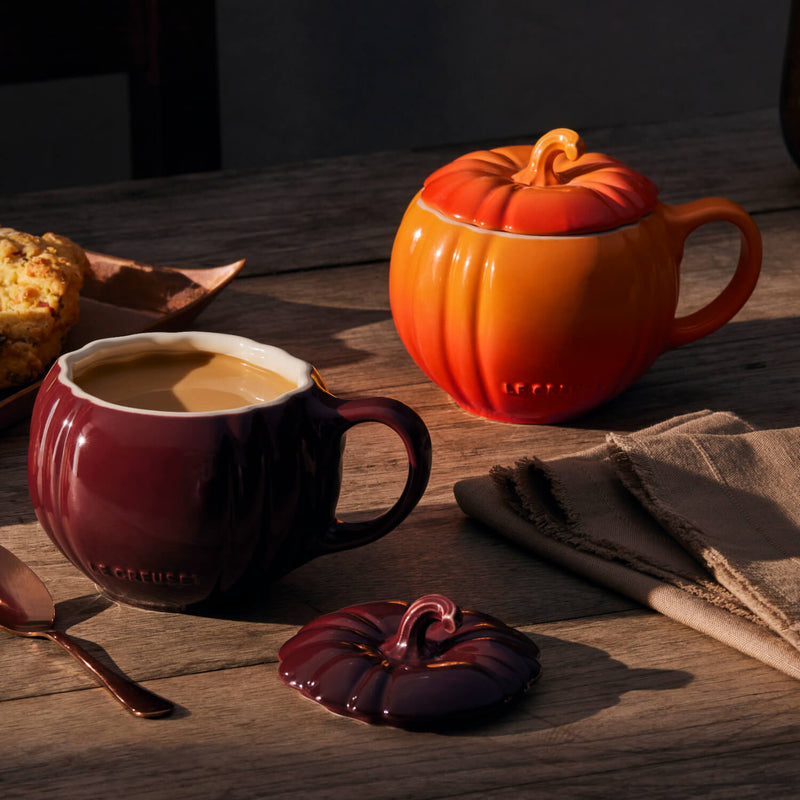 Le Creuset Halloween Stoneware 400ml Pumpkin Mug with Lid - Volcanic