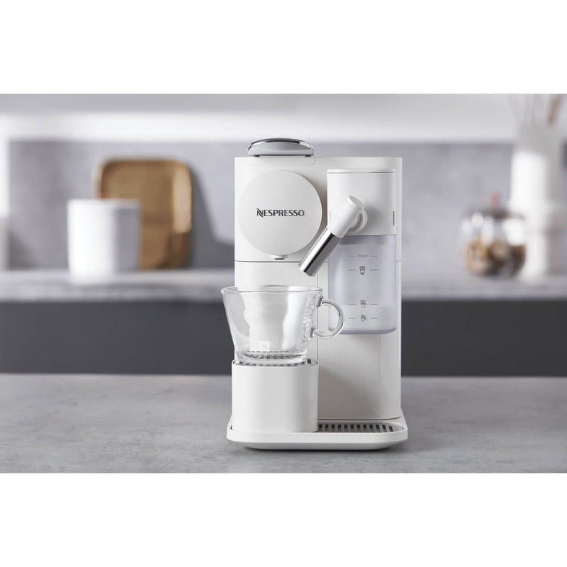 De'Longhi EN520.W Nespresso Lattissima Plus 1300W Coffee Pod Machine - White De'Longhi EN520.W Nespresso Lattissima Plus 1300W Coffee Pod Machine - White