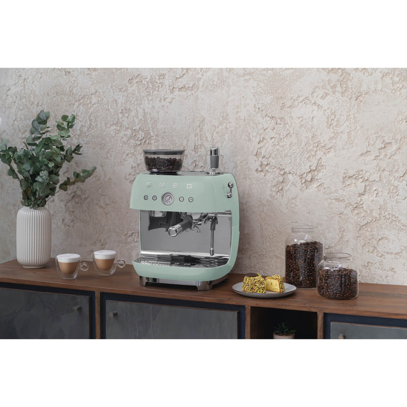 Smeg 50's Style Coffee Maker Preview 