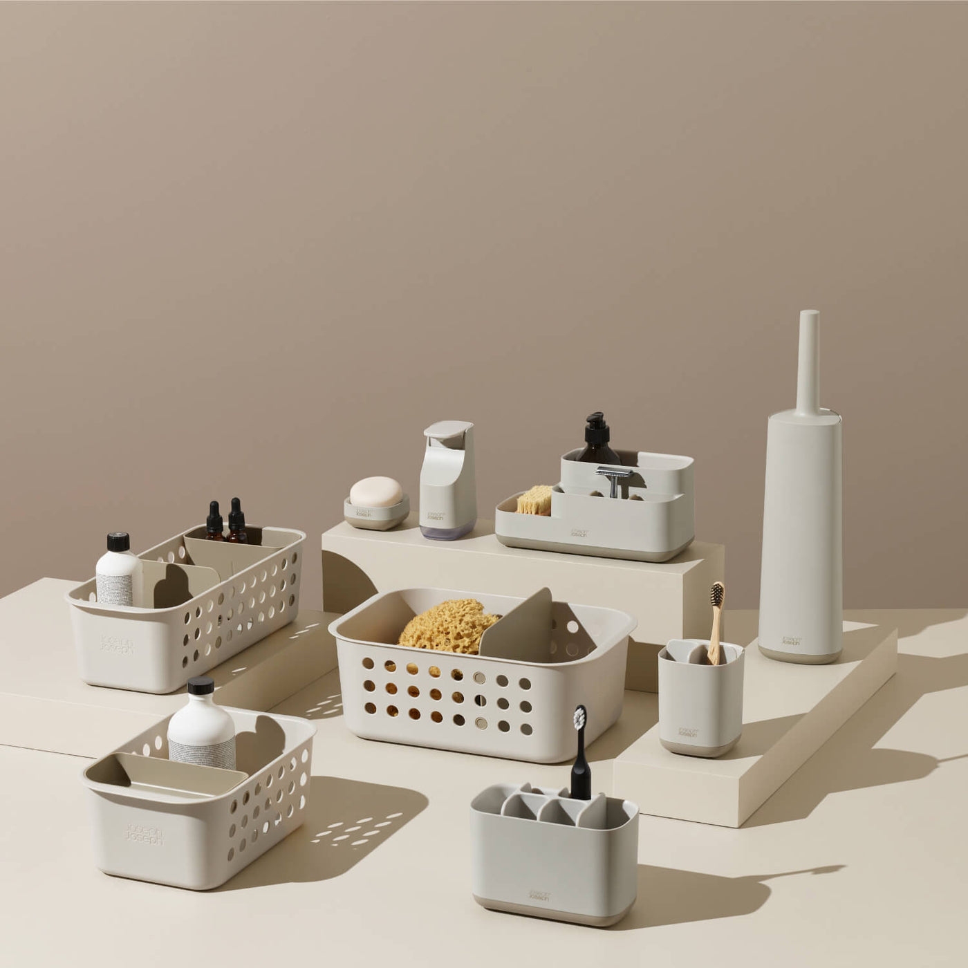 Joseph Joseph EasyStore Cestino Organizzatore Bagno - Con Vassoio Mobile, Piccolo, Beige