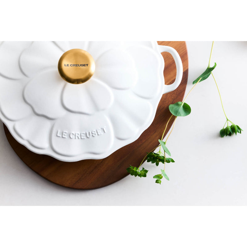 Le Creuset Signature Cast Iron 26cm Petal Shallow Casserole - Cotton