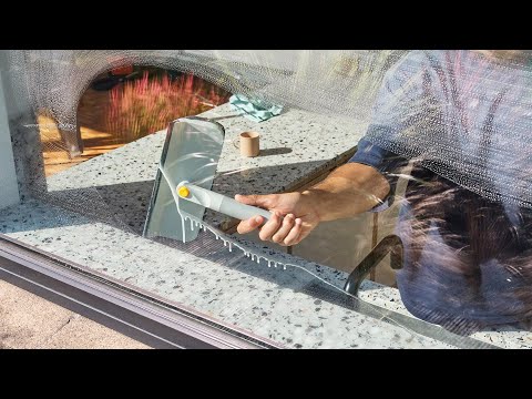 Joseph Joseph CleanTech™ 2-in-1 Glass Cleaning Tool