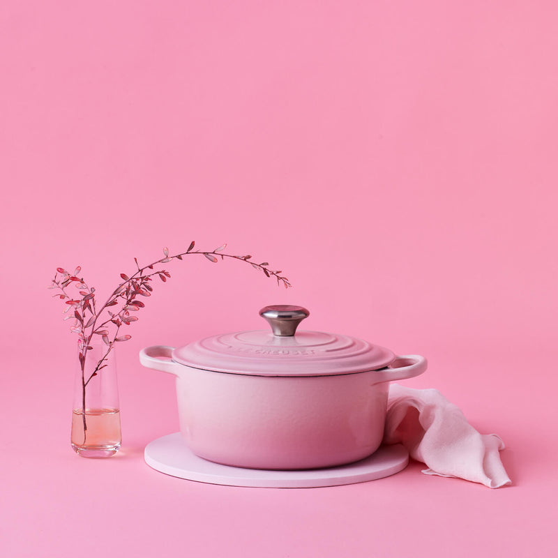 Le Creuset Signature Cast Iron 24cm Round Casserole - Shell Pink