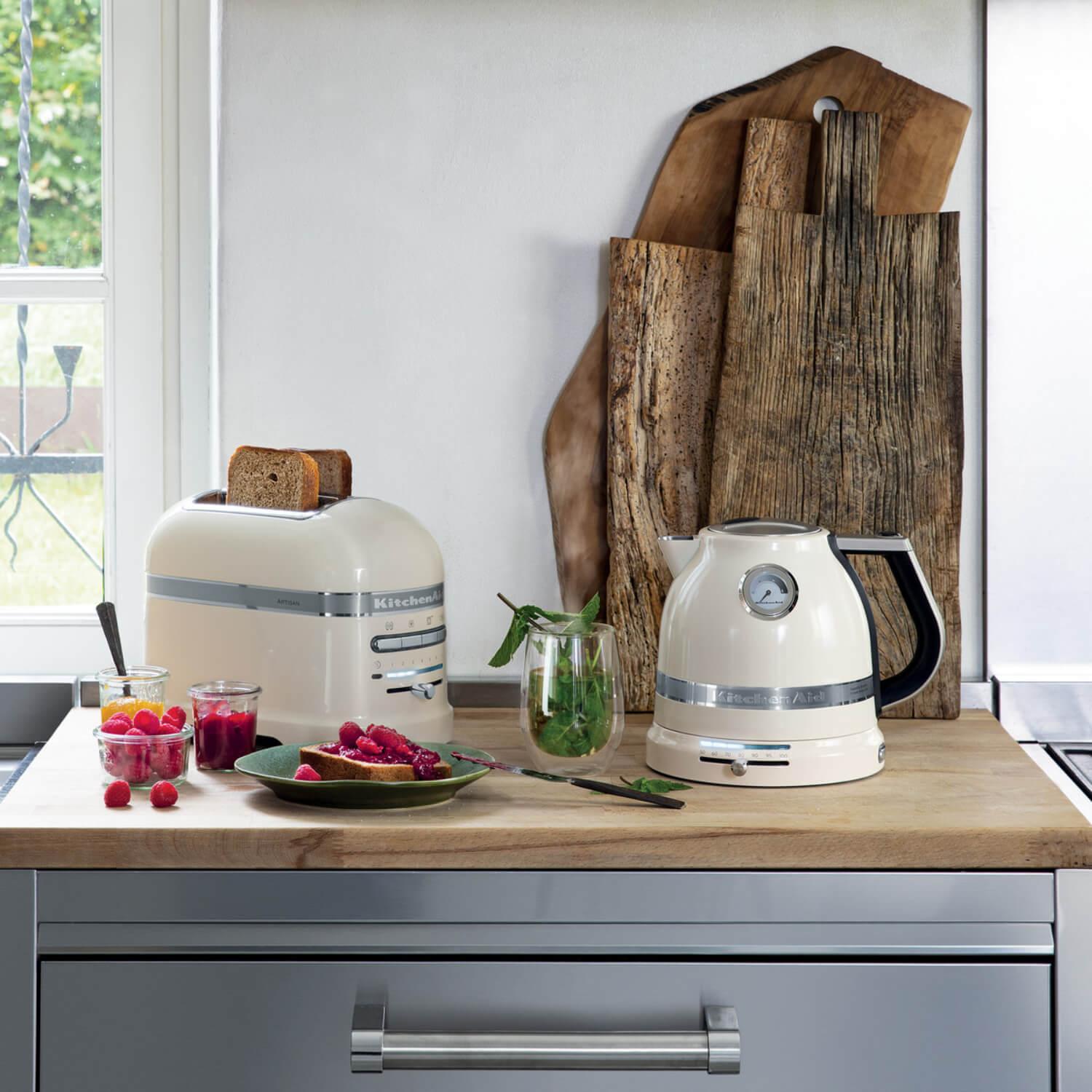 Kitchen kettle hot sale and toaster
