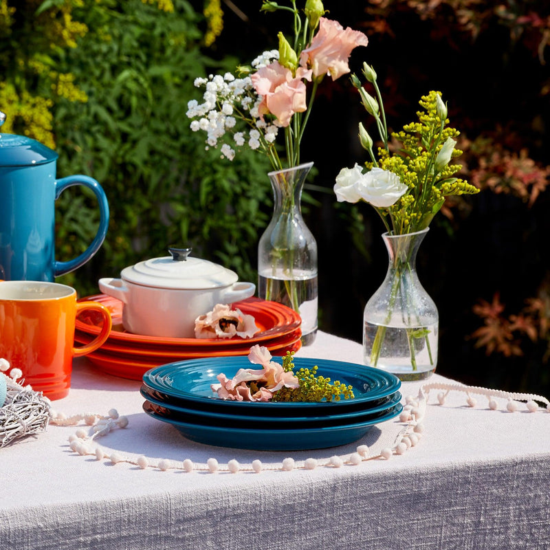 Le shop creuset dinnerware