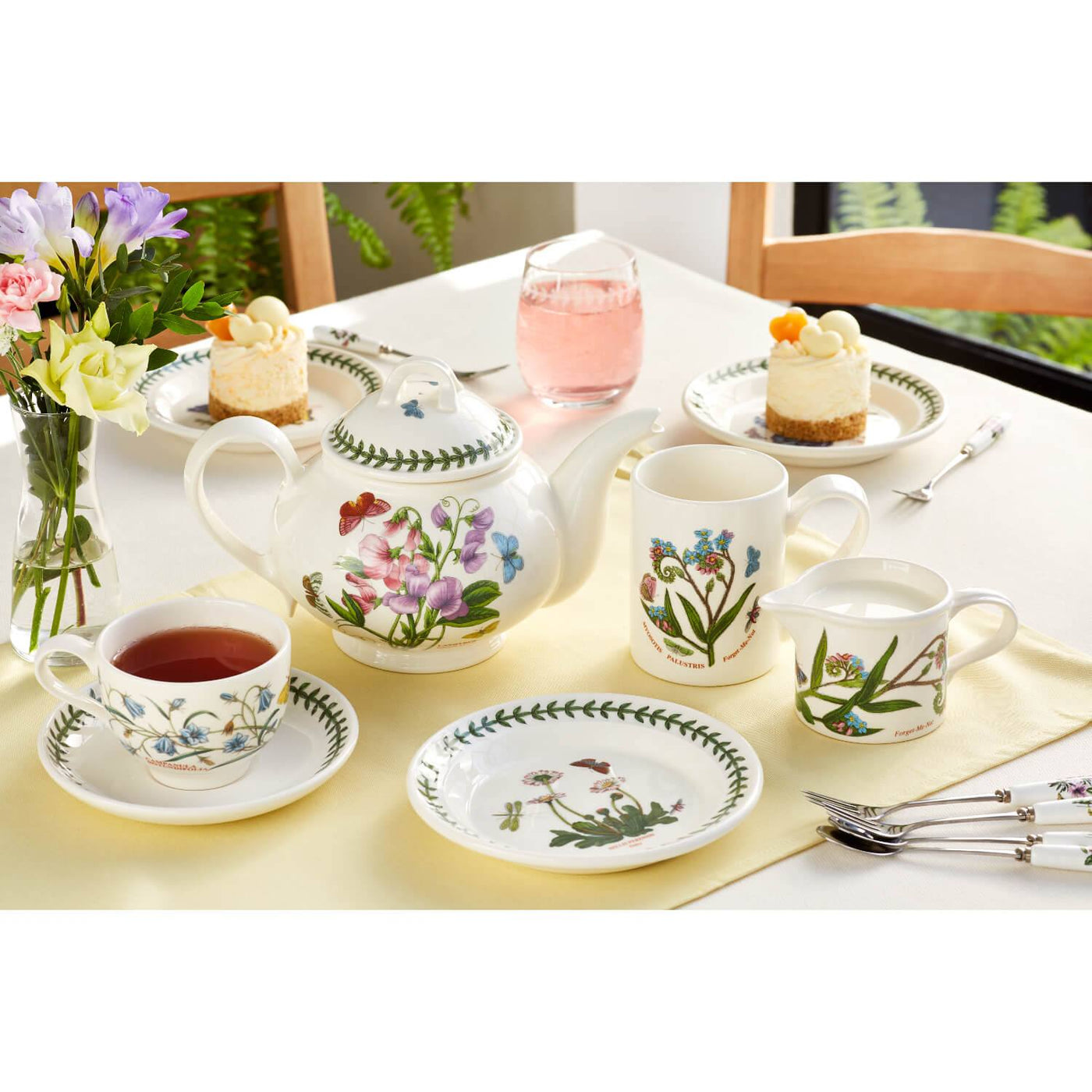 Portmeirion Botanic Garden Birds IndフルーツボウルLesser Goldfinch Botanic Garden Portmeirion 10\" Dinner Plates - Set of 6