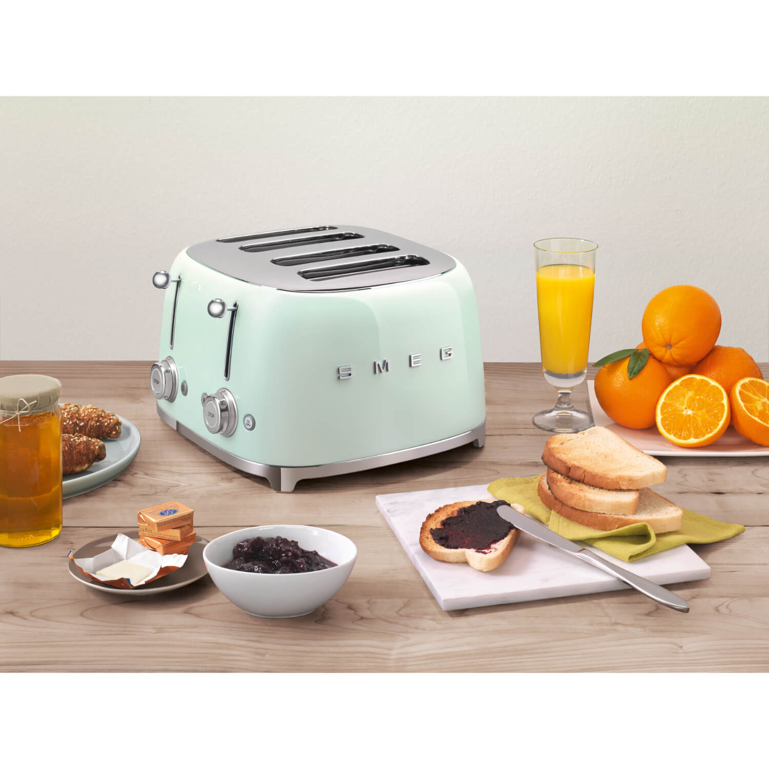 Buy Smeg | Jug Kettle & 4 Slice Toaster Set - Pastel Green – Potters ...