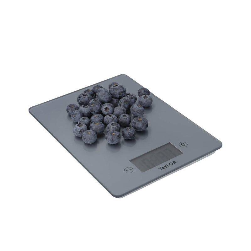 https://www.potterscookshop.co.uk/cdn/shop/products/TYPSCALE5PEWT-taylor-pro-scale-5kg-digital-pewter-Lifestyle-Blueberries_800x.jpg?v=1629296114