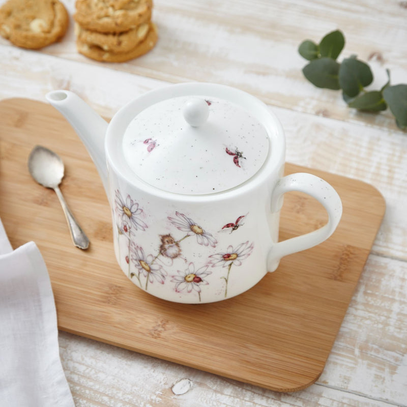 Wrendale Designs by Hannah Dale 2 Pint Teapot - Oops A Daisy